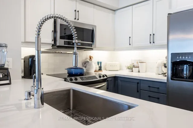 Additional image 8 of 58 Marine Parade Dr Unit 710