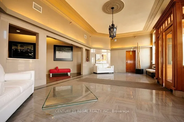 Additional image 33 of 404 King St Unit 102