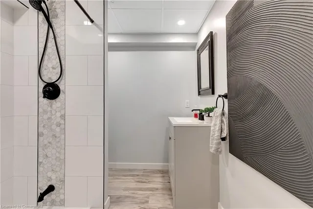 Additional image 36 of 806 Westmount Rd