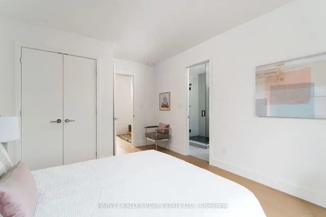 Additional image 22 of 30 Roseland Dr