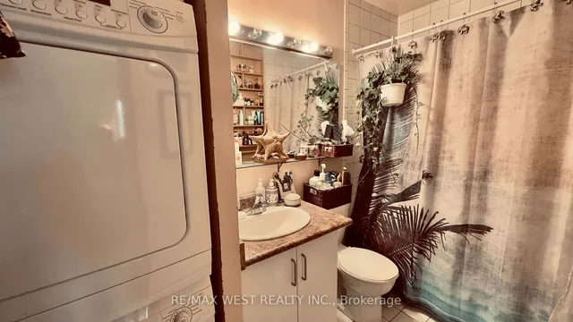 Additional image 12 of 1061 Bathurst St