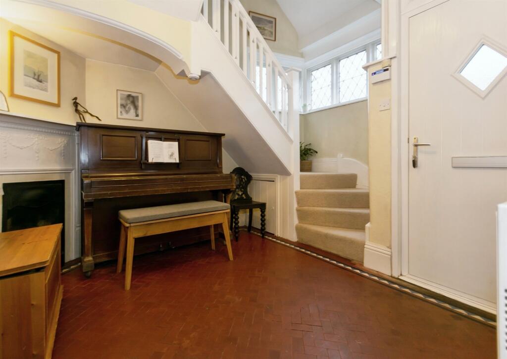 Additional image 5 of Russell Road, Hall Green, BIRMINGHAM