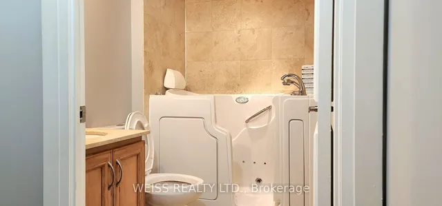 Additional image 8 of 2737 Keele St Unit 402