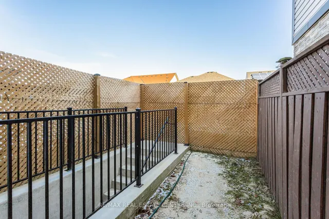 Additional image 31 of 1015 Vickerman Way