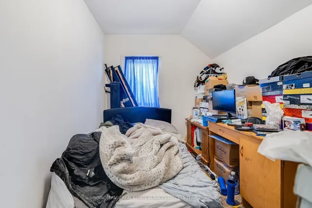 Additional image 23 of 109 Sanford Ave