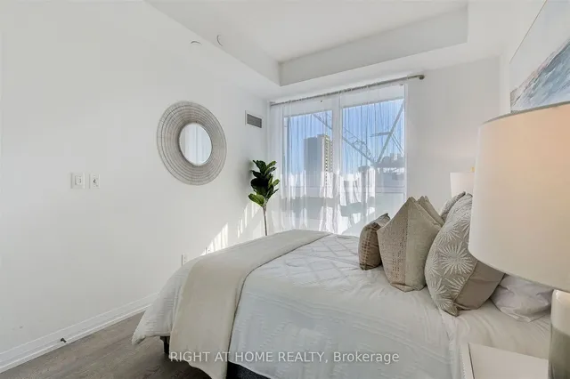 Additional image 23 of 101 Erskine Ave Unit 804