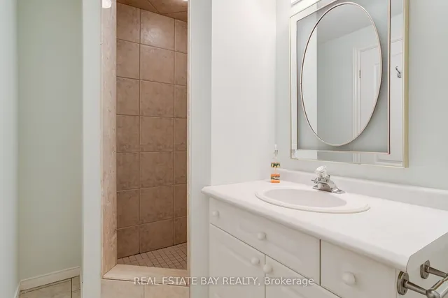 Additional image 39 of 1085 Harrogate Dr Unit 7