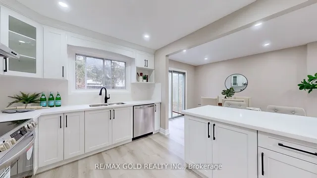 Additional image 13 of 23 Hallcrown Crt