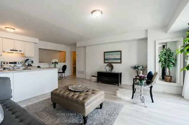 Additional image 3 of 200 Veterans Dr Unit 6