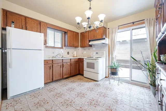 Additional image 6 of 171 Montrose Ave