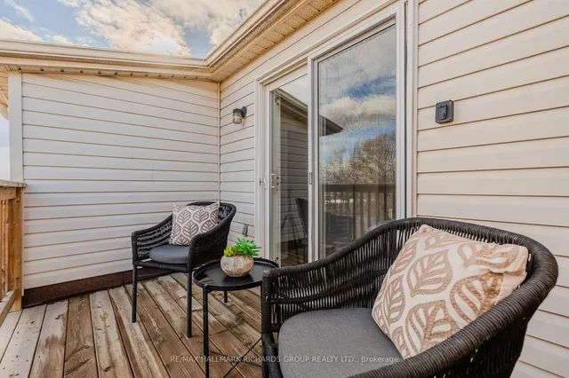 Additional image 24 of 17 Brick Crt