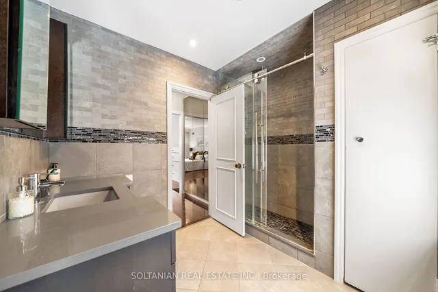 Additional image 23 of 11 Tudor Gate