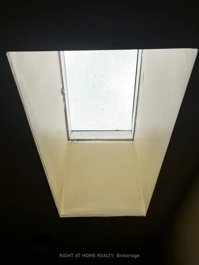 Additional image 12 of 105 Rothsay Ave