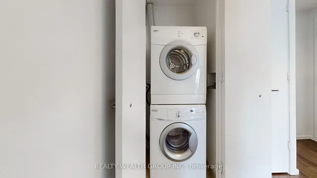 Additional image 18 of 8 Charlotte St Unit 2709