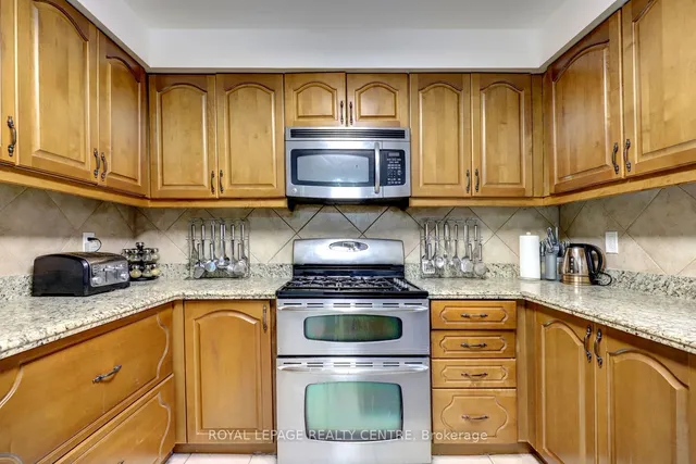 Additional image 14 of 3200 Hazelwood Ave