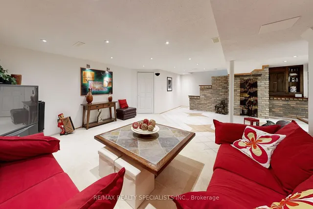 Additional image 30 of 39B Newington Cres