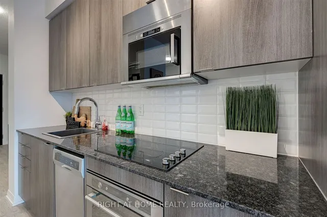 Additional image 10 of 101 Erskine Ave Unit 804