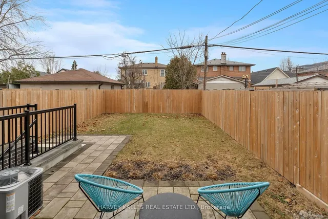 Additional image 16 of 30 Roseland Dr