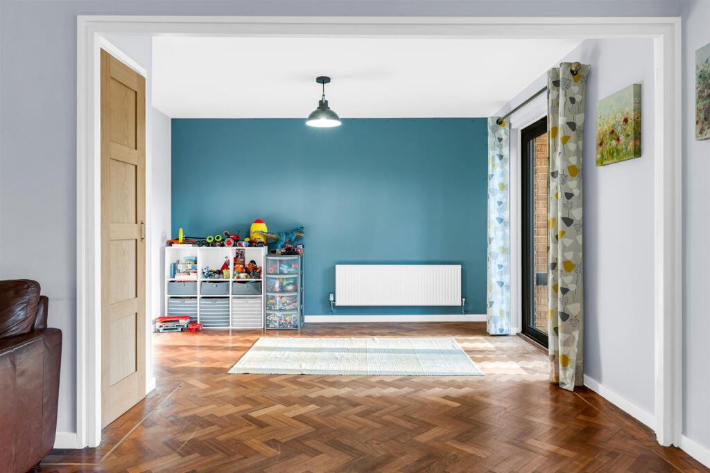 Additional image 11 of Knightsfield, Welwyn Garden City