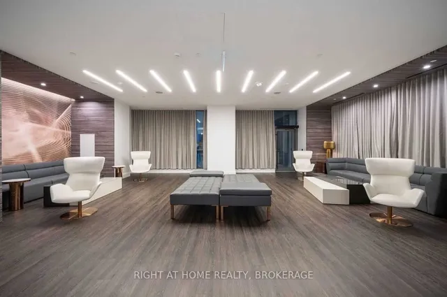 Additional image 25 of 39 Roehampton Ave Unit 1301