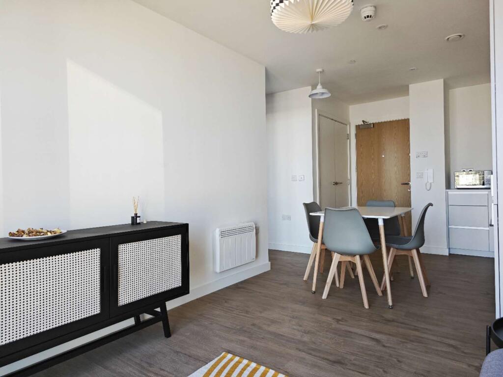 Additional image 5 of South Central, Essex Street, B5