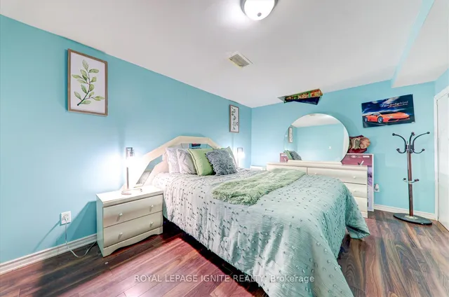 Additional image 31 of 109 Crittenden Sq