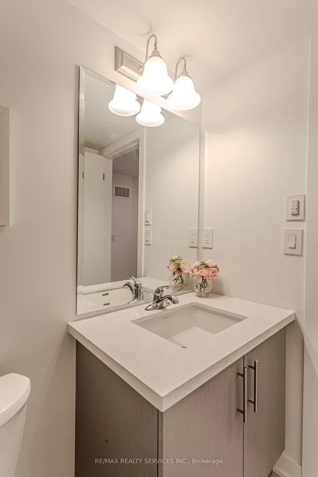 Additional image 16 of 185 Veterans Dr Unit 3