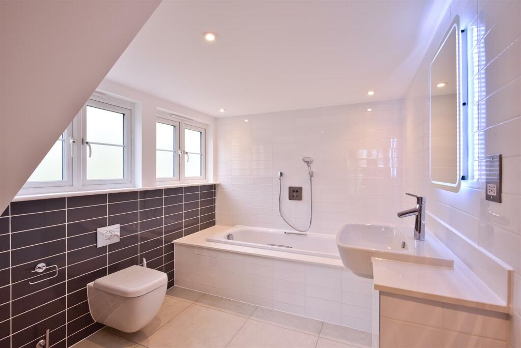 Additional image 14 of Lower Woodside, Brookmans Park, Hatfield