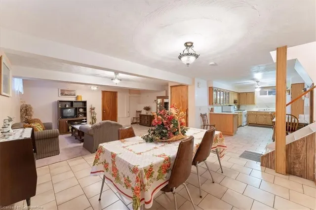 Additional image 41 of 17 Colgate Crt