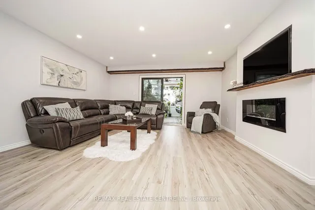 Additional image 21 of 78 Simmons Blvd