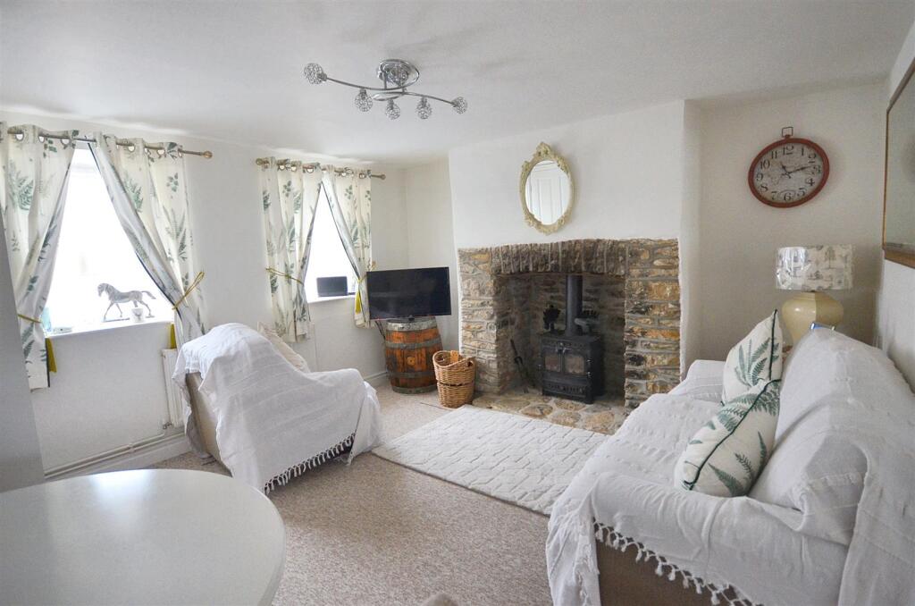 Additional image 4 of High Street, Henstridge