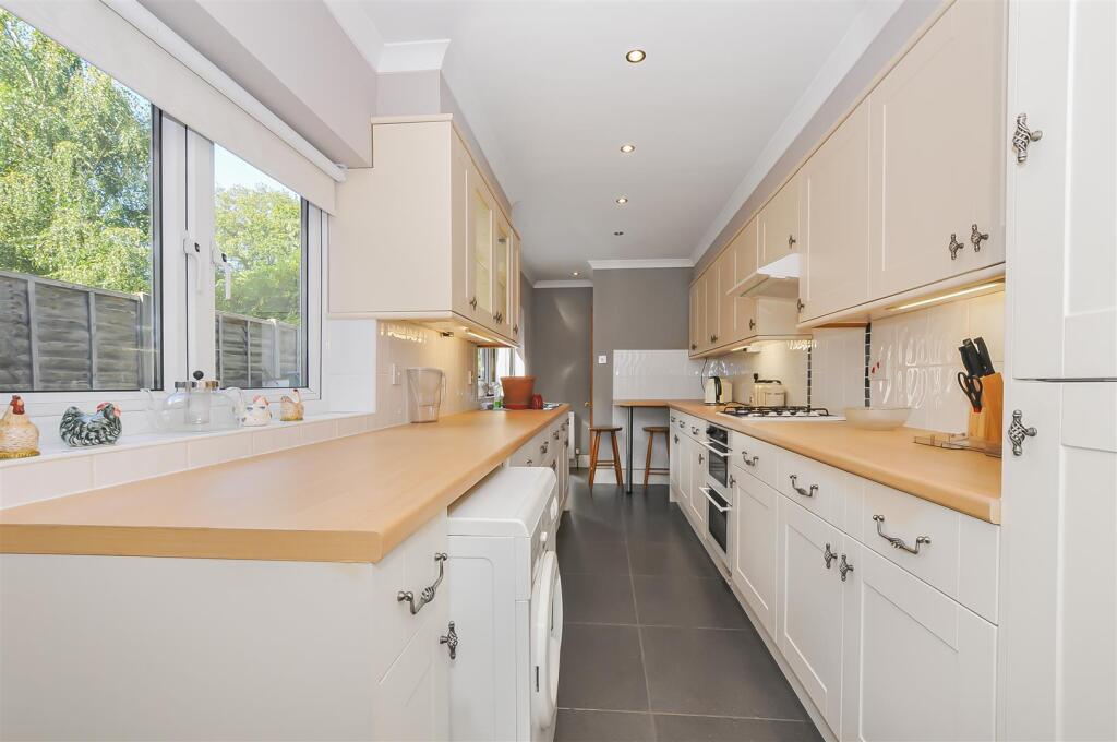 Additional image 4 of 2 Railway Cottages, Station Road, Bricket Wood, St. Albans