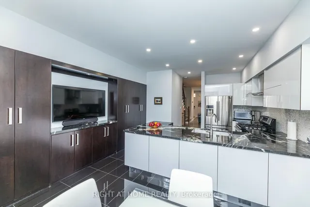 Additional image 18 of 34 Horsham Ave