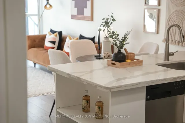 Additional image 15 of 21 Carlton St Unit 909