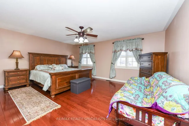 Additional image 27 of 37 Bluffwood Cres