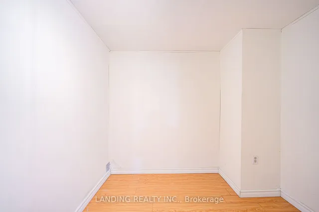 Additional image 24 of 210 Sprucewood Crt