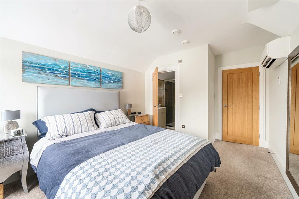 Additional image 6 of High Street, Knowle