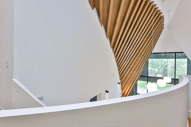 Additional image 30 of 108 Stratford Cres