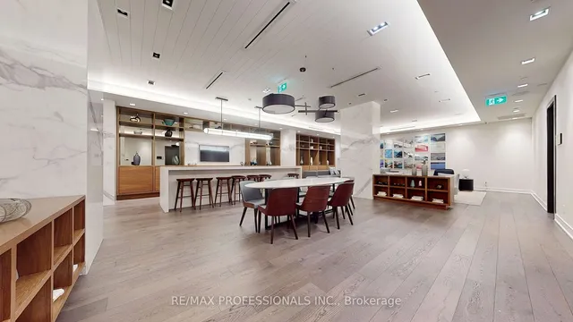 Additional image 30 of 15 Merchants Wharf Unit 1208