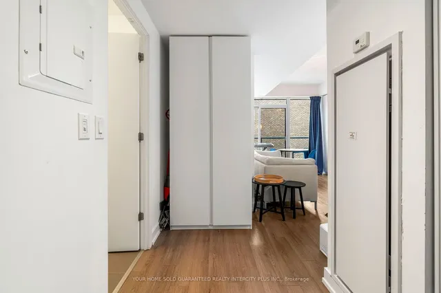 Additional image 10 of 6 Parkwood Ave Unit 303