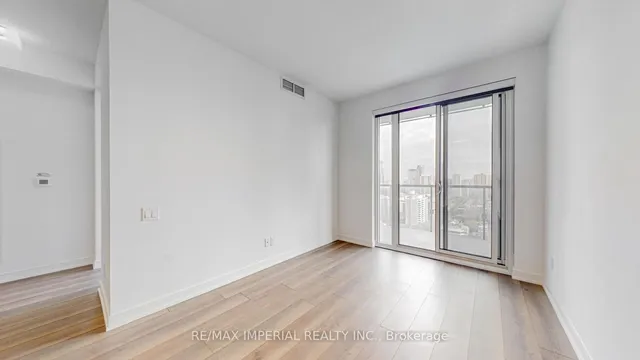 Additional image 16 of 3 Gloucester St Unit 2706