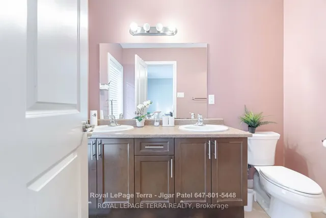 Additional image 33 of 2220 Queensway Dr Unit 2