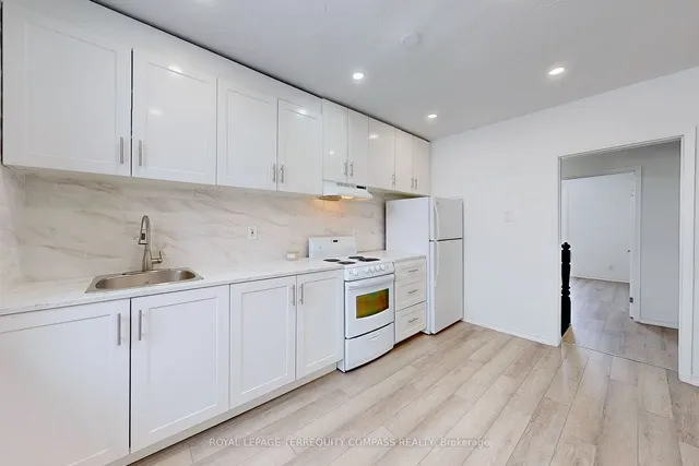 Additional image 23 of 560 Perth Ave