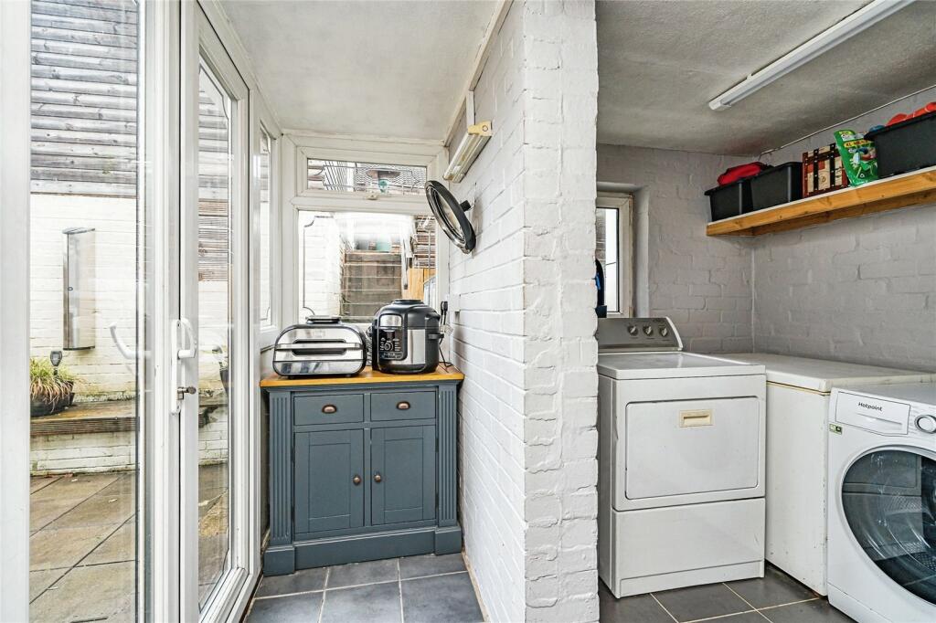 Additional image 4 of Timbertree Crescent, Cradley Heath, West Midlands, B64