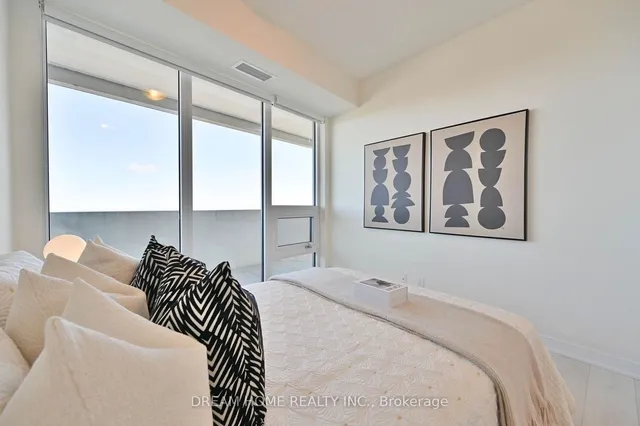 Additional image 18 of 2221 Yonge St Unit 5303