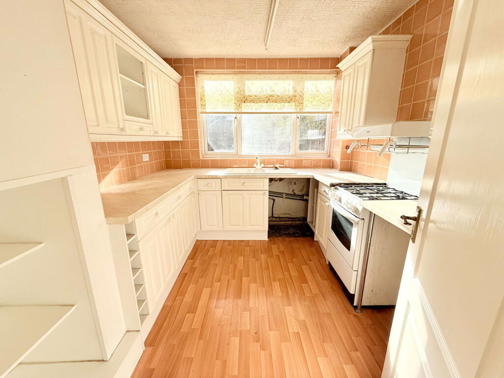 Additional image 17 of Astley Walk, Shirley