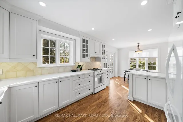 Additional image 14 of 218 Yonge Blvd