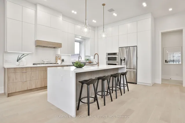 Additional image 8 of 102 Stayner Ave