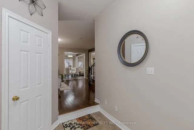 Additional image 3 of 61 Oblate Cres