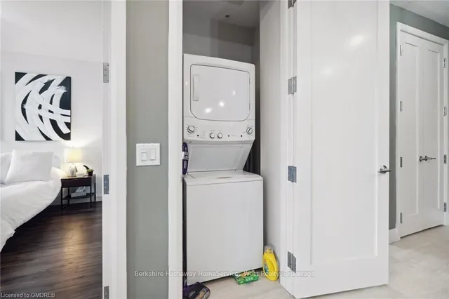 Additional image 24 of 118 KING STREET EAST Unit 313